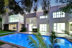 Real estate representative photo